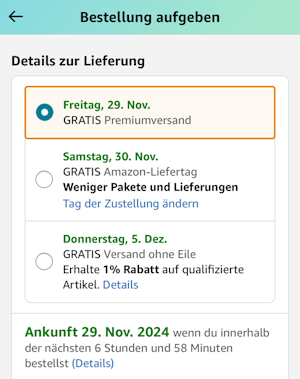 Amazon führt eine neue Versandoption ein, die vor allem für geduldige Kunden attraktiv ist. Mit der Funktion „Versand ohne Eile“ belohnt Amazon Prime-Kunden, die bereit sind, auf eine schnellere Lieferung zu verzichten. Statt der üblichen Prime-Lieferung am nächsten Tag, wird die Bestellung mit dieser Option erst nach einigen Tagen zugestellt. Der Vorteil: Sie erhalten einen Rabatt auf den Bestellwert. Ein Prozent Rabatt – Kleiner Betrag mit großer Wirkung Pro Bestellung sparen Sie mit der neuen Option ein Prozent des Warenwertes. Zwar wirkt dieser Rabatt auf den ersten Blick gering, doch bei hochpreisigen Produkten macht sich die Ersparnis bemerkbar. Kaufen Sie beispielsweise ein MacBook Pro für 2.200 Euro, sparen Sie ganze 22 Euro. Dieses Geld können Sie für andere Dinge nutzen – sei es ein Kaffee mit Freunden oder ein kleines Extra für sich selbst. Die Rabattaktion befindet sich laut Amazon noch in der Testphase. Berichten zufolge steht diese Funktion aktuell nicht für alle Produkte zur Verfügung. Auch nicht jeder Prime-Kunde kann sie derzeit nutzen. Dennoch zeigt sich bereits jetzt, dass Geduld sich lohnen kann, besonders wenn Sie regelmäßig teurere Artikel bestellen. Warum bietet Amazon diese Option an? Amazon hat gute Gründe, diese neue Versandart anzubieten. Mit „Versand ohne Eile“ möchte das Unternehmen seine logistischen Abläufe optimieren. Wenn Kunden bereit sind, auf eine schnelle Lieferung zu verzichten, kann Amazon den Transport besser planen. Das spart Ressourcen und reduziert den Lieferstress während besonders geschäftiger Zeiten, etwa rund um den Black Friday oder zu Weihnachten. 
<div class="aawp"> 
<div class="aawp-product aawp-product--horizontal aawp-product--ribbon aawp-product--sale aawp-product--inline-info aawp-product--css-adjust-image-large aawp-product--bestseller"  data-aawp-product-asin="B0DLJ9QYWM" data-aawp-product-id="105623" data-aawp-tracking-id="streamingz-21" data-aawp-product-title="Apple 13  MacBook Air Laptop mit M3 Chip  13,6  Liquid Retina Display 16 GB gemeinsamer Arbeitsspeicher 256 GB SSD Speicher beleuchtete Tastatur 1080p FaceTime HD Kamera Mitternacht" data-aawp-click-tracking="title" data-aawp-local-click-tracking="1">  <span class="aawp-product__ribbon aawp-product__ribbon--sale">Angebot</span><span class="aawp-product__ribbon aawp-product__ribbon--bestseller">Bestseller Nr. 1</span>
 <div class="aawp-product__thumb">
 <a class="aawp-product__image-link"
 href="https://www.amazon.de/dp/B0DLJ9QYWM?tag=streamingz-21&linkCode=ogi&th=1&psc=1&keywords=apple" title="Apple 13' MacBook Air Laptop mit M3 Chip: 13,6' Liquid Retina Display, 16 GB gemeinsamer Arbeitsspeicher, 256 GB SSD Speicher, beleuchtete Tastatur, 1080p FaceTime HD Kamera, Mitternacht" rel="nofollow noopener sponsored" target="_blank">
 <img class="aawp-product__image" src="https://streamingz.de/wp-content/plugins/aawp/public/image.php?url=YUhSMGNITTZMeTl0TG0xbFpHbGhMV0Z0WVhwdmJpNWpiMjB2YVcxaFoyVnpMMGt2TkRGQ1JGb3hiM1JLTUV3dWFuQm58MTczNDk2ODc5Nw=" alt="Apple 13' MacBook Air Laptop mit M3 Chip: 13,6' Liquid Retina Display, 16 GB gemeinsamer Arbeitsspeicher, 256 GB SSD Speicher, beleuchtete Tastatur, 1080p FaceTime HD Kamera, Mitternacht"  />
 </a>  </div>  <div class="aawp-product__content">
 <a class="aawp-product__title" href="https://www.amazon.de/dp/B0DLJ9QYWM?tag=streamingz-21&linkCode=ogi&th=1&psc=1&keywords=apple" title="Apple 13' MacBook Air Laptop mit M3 Chip: 13,6' Liquid Retina Display, 16 GB gemeinsamer Arbeitsspeicher, 256 GB SSD Speicher, beleuchtete Tastatur, 1080p FaceTime HD Kamera, Mitternacht" rel="nofollow noopener sponsored" target="_blank">
 Apple 13" MacBook Air Laptop mit M3 Chip: 13,6" Liquid Retina Display, 16 GB gemeinsamer Arbeitsspeicher, 256 GB SSD Speicher, beleuchtete Tastatur, 1080p FaceTime HD Kamera, Mitternacht        </a>
 <div class="aawp-product__description">
 <ul><li>SUPERLEICHT. M3GAPOWER. – Das ultraschnelle MacBook Air mit dem M3 Chip ist ein supermobiler Laptop, mit dem du so schnell arbeitest, wie du spielst.</li><li>MOBILES DESIGN – Superleicht und 11,5 mm dünn, sodass du dein MacBook Air überallhin mitnehmen kannst.</li><li>MEHR SCHNELLER ERLEDIGEN – Mit der leistungsstarken 8‑Core CPU und der bis zu 10‑Core GPU des Apple M3 Chip läuft alles flüssig.</li></ul>        </div>
 </div>  <div class="aawp-product__footer">  <div class="aawp-product__pricing">
 <span class="aawp-product__price aawp-product__price--old">1.299,00 EUR</span>
 <span class="aawp-product__price aawp-product__price--saved">−301,00 EUR</span> 
 <span class="aawp-product__price aawp-product__price--current">998,00 EUR</span> 
 <a href="https://www.amazon.de/gp/prime/?tag=streamingz-21" title="Amazon Prime" rel="nofollow noopener sponsored" target="_blank" class="aawp-check-prime"><img src="https://streamingz.de/wp-content/plugins/aawp/assets/img/icon-check-prime.svg" height="16" width="55" alt="Amazon Prime" /></a>        </div>  <a class="aawp-button aawp-button--buy aawp-button aawp-button--amazon aawp-button--icon aawp-button--icon-amazon-black" href="https://www.amazon.de/dp/B0DLJ9QYWM?tag=streamingz-21&linkCode=ogi&th=1&psc=1&keywords=apple" title="Zum Angebot *" target="_blank" rel="nofollow noopener sponsored">Zum Angebot *</a>
 <span class="aawp-product__info">Preis inkl. MwSt., zzgl. Versandkosten</span>
 </div>  </div> 
<div class="aawp-product aawp-product--horizontal aawp-product--ribbon aawp-product--sale aawp-product--inline-info aawp-product--css-adjust-image-large aawp-product--bestseller"  data-aawp-product-asin="B0CHWZ9TZS" data-aawp-product-id="105764" data-aawp-tracking-id="streamingz-21" data-aawp-product-title="Apple AirPods Pro 2 Kabellose In‑Ear Kopfhörer Bluetooth Kopfhörer Aktive Geräuschunterdrückung Hörhilfefunktion Transparenzmodus Personalisiertes 3D Audio Hi-Fi Sound H2 Chip Laden über USB-C" data-aawp-click-tracking="title" data-aawp-local-click-tracking="1">  <span class="aawp-product__ribbon aawp-product__ribbon--sale">Angebot</span><span class="aawp-product__ribbon aawp-product__ribbon--bestseller">Bestseller Nr. 2</span>
 <div class="aawp-product__thumb">
 <a class="aawp-product__image-link"
 href="https://www.amazon.de/dp/B0CHWZ9TZS?tag=streamingz-21&linkCode=ogi&th=1&psc=1&keywords=apple" title="Apple AirPods Pro 2 Kabellose In‑Ear Kopfhörer, Bluetooth Kopfhörer, Aktive Geräuschunterdrückung, Hörhilfefunktion, Transparenzmodus, Personalisiertes 3D Audio, Hi-Fi Sound, H2 Chip, Laden über USB-C" rel="nofollow noopener sponsored" target="_blank">
 <img class="aawp-product__image" src="https://streamingz.de/wp-content/plugins/aawp/public/image.php?url=YUhSMGNITTZMeTl0TG0xbFpHbGhMV0Z0WVhwdmJpNWpiMjB2YVcxaFoyVnpMMGt2TWpGVlJFczRWRTQxTWt3dWFuQm58MTczNDk2ODc5Nw=" alt="Apple AirPods Pro 2 Kabellose In‑Ear Kopfhörer, Bluetooth Kopfhörer, Aktive Geräuschunterdrückung, Hörhilfefunktion, Transparenzmodus, Personalisiertes 3D Audio, Hi-Fi Sound, H2 Chip, Laden über USB-C"  />
 </a>  </div>  <div class="aawp-product__content">
 <a class="aawp-product__title" href="https://www.amazon.de/dp/B0CHWZ9TZS?tag=streamingz-21&linkCode=ogi&th=1&psc=1&keywords=apple" title="Apple AirPods Pro 2 Kabellose In‑Ear Kopfhörer, Bluetooth Kopfhörer, Aktive Geräuschunterdrückung, Hörhilfefunktion, Transparenzmodus, Personalisiertes 3D Audio, Hi-Fi Sound, H2 Chip, Laden über USB-C" rel="nofollow noopener sponsored" target="_blank">
 Apple AirPods Pro 2 Kabellose In‑Ear Kopfhörer, Bluetooth Kopfhörer, Aktive Geräuschunterdrückung, Hörhilfefunktion, Transparenzmodus, Personalisiertes 3D Audio, Hi-Fi Sound, H2 Chip, Laden über USB-C        </a>
 <div class="aawp-product__description">
 <ul><li>VISIONÄRES HÖREN – die AirPods Pro 2 ermöglichen das weltweit erste All in-One Erlebnis für die Hörgesundheit: mit einem wissenschaftlich anerkannten Hörtest, einer Hörhilfefunktion auf klinischem Niveau4 und „Laute Geräusche reduzieren“....</li><li>INTELLIGENTE GERÄUSCHSTEUERUNG – Aktive Geräusch¬unterdrückung blendet bis zu 2x mehr Hinter¬grund¬geräusche aus. Mit dem Transparenz¬modus kannst du dein Umfeld hören, während Adaptives Audio die Aktive Geräuschunterdrückung und den...</li><li>BESSERE SOUND- UND ANRUFQUALITÄT – Der von Apple entwickelte H2 Chip sorgt für beeindruckend immersiven Sound. Der speziell angefertigte Treiber mit niedriger Verzerrung liefert brillante Höhen und Tiefen, und satten Bass in beeindruckender Klarheit....</li></ul>        </div>
 </div>  <div class="aawp-product__footer">  <div class="aawp-product__pricing">
 <span class="aawp-product__price aawp-product__price--old">279,00 EUR</span>
 <span class="aawp-product__price aawp-product__price--saved">−61,00 EUR</span> 
 <span class="aawp-product__price aawp-product__price--current">218,00 EUR</span> 
 <a href="https://www.amazon.de/gp/prime/?tag=streamingz-21" title="Amazon Prime" rel="nofollow noopener sponsored" target="_blank" class="aawp-check-prime"><img src="https://streamingz.de/wp-content/plugins/aawp/assets/img/icon-check-prime.svg" height="16" width="55" alt="Amazon Prime" /></a>        </div>  <a class="aawp-button aawp-button--buy aawp-button aawp-button--amazon aawp-button--icon aawp-button--icon-amazon-black" href="https://www.amazon.de/dp/B0CHWZ9TZS?tag=streamingz-21&linkCode=ogi&th=1&psc=1&keywords=apple" title="Zum Angebot *" target="_blank" rel="nofollow noopener sponsored">Zum Angebot *</a>
 <span class="aawp-product__info">Preis inkl. MwSt., zzgl. Versandkosten</span>
 </div>  </div> 
<div class="aawp-product aawp-product--horizontal aawp-product--ribbon aawp-product--sale aawp-product--inline-info aawp-product--css-adjust-image-large aawp-product--bestseller"  data-aawp-product-asin="B0935DN1BN" data-aawp-product-id="105252" data-aawp-tracking-id="streamingz-21" data-aawp-product-title="Apple AirTag - Finde und behalte Deine Sachen im Blick  Schlüssel Geldbörsen Gepäck Rucksäcke und mehr Einfaches Einrichten mit iPhone oder iPad Austauschbare Batterie" data-aawp-click-tracking="title" data-aawp-local-click-tracking="1">  <span class="aawp-product__ribbon aawp-product__ribbon--sale">Angebot</span><span class="aawp-product__ribbon aawp-product__ribbon--bestseller">Bestseller Nr. 3</span>
 <div class="aawp-product__thumb">
 <a class="aawp-product__image-link"
 href="https://www.amazon.de/dp/B0935DN1BN?tag=streamingz-21&linkCode=ogi&th=1&psc=1&keywords=apple" title="Apple AirTag - Finde und behalte Deine Sachen im Blick: Schlüssel, Geldbörsen, Gepäck, Rucksäcke und mehr. Einfaches Einrichten mit iPhone oder iPad. Austauschbare Batterie" rel="nofollow noopener sponsored" target="_blank">
 <img class="aawp-product__image" src="https://streamingz.de/wp-content/plugins/aawp/public/image.php?url=YUhSMGNITTZMeTl0TG0xbFpHbGhMV0Z0WVhwdmJpNWpiMjB2YVcxaFoyVnpMMGt2TXpFNGRXeHFPRzFQU0ZNdWFuQm58MTczNDk2ODc5Nw=" alt="Apple AirTag - Finde und behalte Deine Sachen im Blick: Schlüssel, Geldbörsen, Gepäck, Rucksäcke und mehr. Einfaches Einrichten mit iPhone oder iPad. Austauschbare Batterie"  />
 </a>  </div>  <div class="aawp-product__content">
 <a class="aawp-product__title" href="https://www.amazon.de/dp/B0935DN1BN?tag=streamingz-21&linkCode=ogi&th=1&psc=1&keywords=apple" title="Apple AirTag - Finde und behalte Deine Sachen im Blick: Schlüssel, Geldbörsen, Gepäck, Rucksäcke und mehr. Einfaches Einrichten mit iPhone oder iPad. Austauschbare Batterie" rel="nofollow noopener sponsored" target="_blank">
 Apple AirTag - Finde und behalte Deine Sachen im Blick: Schlüssel, Geldbörsen, Gepäck, Rucksäcke und mehr. Einfaches Einrichten mit iPhone oder iPad. Austauschbare Batterie        </a>
 <div class="aawp-product__description">
 <ul><li>Behalte deine Sachen im Blick und finde sie, deine Freund:innen und deine anderen Geräte in der „Wo ist?“ App</li><li>Nur einmal Tippen reicht, um dein AirTag mit deinem iPhone oder iPad zu koppeln</li><li>Spiel einen Ton mit dem integrierten Lautsprecher ab und finde deine Sachen. Oder bitte einfach Siri um Hilfe</li></ul>        </div>
 </div>  <div class="aawp-product__footer">  <div class="aawp-product__pricing">
 <span class="aawp-product__price aawp-product__price--old">39,00 EUR</span>
 <span class="aawp-product__price aawp-product__price--saved">−9,01 EUR</span> 
 <span class="aawp-product__price aawp-product__price--current">29,99 EUR</span> 
 <a href="https://www.amazon.de/gp/prime/?tag=streamingz-21" title="Amazon Prime" rel="nofollow noopener sponsored" target="_blank" class="aawp-check-prime"><img src="https://streamingz.de/wp-content/plugins/aawp/assets/img/icon-check-prime.svg" height="16" width="55" alt="Amazon Prime" /></a>        </div>  <a class="aawp-button aawp-button--buy aawp-button aawp-button--amazon aawp-button--icon aawp-button--icon-amazon-black" href="https://www.amazon.de/dp/B0935DN1BN?tag=streamingz-21&linkCode=ogi&th=1&psc=1&keywords=apple" title="Zum Angebot *" target="_blank" rel="nofollow noopener sponsored">Zum Angebot *</a>
 <span class="aawp-product__info">Preis inkl. MwSt., zzgl. Versandkosten</span>
 </div>  </div> 
<div class="aawp-product aawp-product--horizontal aawp-product--ribbon aawp-product--sale aawp-product--inline-info aawp-product--css-adjust-image-large aawp-product--bestseller"  data-aawp-product-asin="B0DK3YY682" data-aawp-product-id="105624" data-aawp-tracking-id="streamingz-21" data-aawp-product-title="Apple 10,9  iPad  Wi-Fi 64 GB  - Blau  10 Generation" data-aawp-click-tracking="title" data-aawp-local-click-tracking="1">  <span class="aawp-product__ribbon aawp-product__ribbon--sale">Angebot</span><span class="aawp-product__ribbon aawp-product__ribbon--bestseller">Bestseller Nr. 4</span>
 <div class="aawp-product__thumb">
 <a class="aawp-product__image-link"
 href="https://www.amazon.de/dp/B0DK3YY682?tag=streamingz-21&linkCode=ogi&th=1&psc=1&keywords=apple" title="Apple 10,9' iPad (Wi-Fi, 64 GB) - Blau (10. Generation)" rel="nofollow noopener sponsored" target="_blank">
 <img class="aawp-product__image" src="https://streamingz.de/wp-content/plugins/aawp/public/image.php?url=YUhSMGNITTZMeTl0TG0xbFpHbGhMV0Z0WVhwdmJpNWpiMjB2YVcxaFoyVnpMMGt2TkRFMlFtOXhTRTlQZFV3dWFuQm58MTczNDk2ODc5Nw=" alt="Apple 10,9' iPad (Wi-Fi, 64 GB) - Blau (10. Generation)"  />
 </a>  </div>  <div class="aawp-product__content">
 <a class="aawp-product__title" href="https://www.amazon.de/dp/B0DK3YY682?tag=streamingz-21&linkCode=ogi&th=1&psc=1&keywords=apple" title="Apple 10,9' iPad (Wi-Fi, 64 GB) - Blau (10. Generation)" rel="nofollow noopener sponsored" target="_blank">
 Apple 10,9" iPad (Wi-Fi, 64 GB) - Blau (10. Generation)        </a>
 <div class="aawp-product__description">
 <ul><li>Beeindruckendes 10,9" Liquid Retina Display mit True Tone</li><li>A14 Bionic Chip mit 6‑Core CPU und 4‑Core GPU</li><li>12 MP Weitwinkel-Rückkamera</li></ul>        </div>
 </div>  <div class="aawp-product__footer">  <div class="aawp-product__pricing">
 <span class="aawp-product__price aawp-product__price--old">399,00 EUR</span>
 <span class="aawp-product__price aawp-product__price--saved">−21,12 EUR</span> 
 <span class="aawp-product__price aawp-product__price--current">377,88 EUR</span> 
 </div>  <a class="aawp-button aawp-button--buy aawp-button aawp-button--amazon aawp-button--icon aawp-button--icon-amazon-black" href="https://www.amazon.de/dp/B0DK3YY682?tag=streamingz-21&linkCode=ogi&th=1&psc=1&keywords=apple" title="Zum Angebot *" target="_blank" rel="nofollow noopener sponsored">Zum Angebot *</a>
 <span class="aawp-product__info">Preis inkl. MwSt., zzgl. Versandkosten</span>
 </div>  </div> 
<div class="aawp-product aawp-product--horizontal aawp-product--ribbon aawp-product--sale aawp-product--inline-info aawp-product--css-adjust-image-large aawp-product--bestseller"  data-aawp-product-asin="B0DL6KSW78" data-aawp-product-id="105625" data-aawp-tracking-id="streamingz-21" data-aawp-product-title="Apple Magic Mouse  Bluetooth wiederaufladbar Kompatibel mit Mac oder iPad  Weiß Multi-Touch Oberfläche  USB-C" data-aawp-click-tracking="title" data-aawp-local-click-tracking="1">  <span class="aawp-product__ribbon aawp-product__ribbon--sale">Angebot</span><span class="aawp-product__ribbon aawp-product__ribbon--bestseller">Bestseller Nr. 5</span>
 <div class="aawp-product__thumb">
 <a class="aawp-product__image-link"
 href="https://www.amazon.de/dp/B0DL6KSW78?tag=streamingz-21&linkCode=ogi&th=1&psc=1&keywords=apple" title="Apple Magic Mouse: Bluetooth, wiederaufladbar. Kompatibel mit Mac oder iPad; Weiß, Multi-Touch Oberfläche (USB-C)" rel="nofollow noopener sponsored" target="_blank">
 <img class="aawp-product__image" src="https://streamingz.de/wp-content/plugins/aawp/public/image.php?url=YUhSMGNITTZMeTl0TG0xbFpHbGhMV0Z0WVhwdmJpNWpiMjB2YVcxaFoyVnpMMGt2TWpGUUxUVlNTMWRXVGt3dWFuQm58MTczNDk2ODc5Nw=" alt="Apple Magic Mouse: Bluetooth, wiederaufladbar. Kompatibel mit Mac oder iPad; Weiß, Multi-Touch Oberfläche (USB-C)"  />
 </a>  </div>  <div class="aawp-product__content">
 <a class="aawp-product__title" href="https://www.amazon.de/dp/B0DL6KSW78?tag=streamingz-21&linkCode=ogi&th=1&psc=1&keywords=apple" title="Apple Magic Mouse: Bluetooth, wiederaufladbar. Kompatibel mit Mac oder iPad; Weiß, Multi-Touch Oberfläche (USB-C)" rel="nofollow noopener sponsored" target="_blank">
 Apple Magic Mouse: Bluetooth, wiederaufladbar. Kompatibel mit Mac oder iPad; Weiß, Multi-Touch Oberfläche (USB-C)        </a>
 <div class="aawp-product__description">
 <ul><li>Die kabellose und wiederaufladbare Magic Mouse hat eine verbesserte Unterseite, die sie leicht über deinen Schreibtisch gleiten lässt.</li><li>Mit der Multi‑Touch Oberfläche kannst du einfache Gesten ausführen, wie durch Webseiten streichen oder durch Dokumente scrollen.</li><li>Mit der aufladbaren Batterie kannst du deine Magic Mouse ungefähr einen Monat oder länger verwenden, bevor du sie aufladen musst. Die Magic Mouse ist sofort einsatzbereit und koppelt sich automatisch mit deinem Mac.</li></ul>        </div>
 </div>  <div class="aawp-product__footer">  <div class="aawp-product__pricing">
 <span class="aawp-product__price aawp-product__price--old">85,00 EUR</span>
 <span class="aawp-product__price aawp-product__price--saved">−14,18 EUR</span> 
 <span class="aawp-product__price aawp-product__price--current">70,82 EUR</span> 
 <a href="https://www.amazon.de/gp/prime/?tag=streamingz-21" title="Amazon Prime" rel="nofollow noopener sponsored" target="_blank" class="aawp-check-prime"><img src="https://streamingz.de/wp-content/plugins/aawp/assets/img/icon-check-prime.svg" height="16" width="55" alt="Amazon Prime" /></a>        </div>  <a class="aawp-button aawp-button--buy aawp-button aawp-button--amazon aawp-button--icon aawp-button--icon-amazon-black" href="https://www.amazon.de/dp/B0DL6KSW78?tag=streamingz-21&linkCode=ogi&th=1&psc=1&keywords=apple" title="Zum Angebot *" target="_blank" rel="nofollow noopener sponsored">Zum Angebot *</a>
 <span class="aawp-product__info">Preis inkl. MwSt., zzgl. Versandkosten</span>
 </div>  </div> 
<div class="aawp-product aawp-product--horizontal aawp-product--ribbon aawp-product--sale aawp-product--inline-info aawp-product--css-adjust-image-large aawp-product--bestseller"  data-aawp-product-asin="B0D22PP2H4" data-aawp-product-id="105626" data-aawp-tracking-id="streamingz-21" data-aawp-product-title="Apple 20W USB‑C Power Adapter ​​​​​​​ Neues Modell" data-aawp-click-tracking="title" data-aawp-local-click-tracking="1">  <span class="aawp-product__ribbon aawp-product__ribbon--sale">Angebot</span><span class="aawp-product__ribbon aawp-product__ribbon--bestseller">Bestseller Nr. 6</span>
 <div class="aawp-product__thumb">
 <a class="aawp-product__image-link"
 href="https://www.amazon.de/dp/B0D22PP2H4?tag=streamingz-21&linkCode=ogi&th=1&psc=1&keywords=apple" title="Apple 20W USB‑C Power Adapter ​​​​​​​(Neues Modell)" rel="nofollow noopener sponsored" target="_blank">
 <img class="aawp-product__image" src="https://streamingz.de/wp-content/plugins/aawp/public/image.php?url=YUhSMGNITTZMeTl0TG0xbFpHbGhMV0Z0WVhwdmJpNWpiMjB2YVcxaFoyVnpMMGt2TWpGUGFGaHFkelJKUlV3dWFuQm58MTczNDk2ODc5Nw=" alt="Apple 20W USB‑C Power Adapter ​​​​​​​(Neues Modell)"  />
 </a>  </div>  <div class="aawp-product__content">
 <a class="aawp-product__title" href="https://www.amazon.de/dp/B0D22PP2H4?tag=streamingz-21&linkCode=ogi&th=1&psc=1&keywords=apple" title="Apple 20W USB‑C Power Adapter ​​​​​​​(Neues Modell)" rel="nofollow noopener sponsored" target="_blank">
 Apple 20W USB‑C Power Adapter ​​​​​​​(Neues Modell)        </a>
 <div class="aawp-product__description">
 <ul><li>Der Apple 20W USB‑C Power Adapter ermöglicht schnelles, effizientes Aufladen zu Hause, im Büro oder unterwegs.</li><li>Er ist zwar kompatibel mit allen USB‑C fähigen Geräten, Apple empfiehlt jedoch, ihn mit dem iPad Pro und iPad Air zu verwenden, um die optimale Ladeleistung zu erreichen.</li><li>Du kannst ihn auch mit dem iPhone 8 oder neuer verwenden, um die Schnellladefunktion zu nutzen.</li></ul>        </div>
 </div>  <div class="aawp-product__footer">  <div class="aawp-product__pricing">
 <span class="aawp-product__price aawp-product__price--old">25,00 EUR</span>
 <span class="aawp-product__price aawp-product__price--saved">−4,01 EUR</span> 
 <span class="aawp-product__price aawp-product__price--current">20,99 EUR</span> 
 <a href="https://www.amazon.de/gp/prime/?tag=streamingz-21" title="Amazon Prime" rel="nofollow noopener sponsored" target="_blank" class="aawp-check-prime"><img src="https://streamingz.de/wp-content/plugins/aawp/assets/img/icon-check-prime.svg" height="16" width="55" alt="Amazon Prime" /></a>        </div>  <a class="aawp-button aawp-button--buy aawp-button aawp-button--amazon aawp-button--icon aawp-button--icon-amazon-black" href="https://www.amazon.de/dp/B0D22PP2H4?tag=streamingz-21&linkCode=ogi&th=1&psc=1&keywords=apple" title="Zum Angebot *" target="_blank" rel="nofollow noopener sponsored">Zum Angebot *</a>
 <span class="aawp-product__info">Preis inkl. MwSt., zzgl. Versandkosten</span>
 </div>  </div> 
<div class="aawp-product aawp-product--horizontal aawp-product--ribbon aawp-product--sale aawp-product--inline-info aawp-product--css-adjust-image-large aawp-product--bestseller"  data-aawp-product-asin="B0DGHYDYJL" data-aawp-product-id="106571" data-aawp-tracking-id="streamingz-21" data-aawp-product-title="Apple AirPods 4 Kabellose Kopfhörer Bluetooth Kopfhörer mit aktiver Geräuschunterdrückung Adaptives Audio Personalisiertes 3D Audio Transparenzmodus USB-C Ladecase Kabelloses Laden" data-aawp-click-tracking="title" data-aawp-local-click-tracking="1">  <span class="aawp-product__ribbon aawp-product__ribbon--sale">Angebot</span><span class="aawp-product__ribbon aawp-product__ribbon--bestseller">Bestseller Nr. 7</span>
 <div class="aawp-product__thumb">
 <a class="aawp-product__image-link"
 href="https://www.amazon.de/dp/B0DGHYDYJL?tag=streamingz-21&linkCode=ogi&th=1&psc=1&keywords=apple" title="Apple AirPods 4 Kabellose Kopfhörer, Bluetooth Kopfhörer mit aktiver Geräuschunterdrückung, Adaptives Audio, Personalisiertes 3D Audio, Transparenzmodus, USB-C Ladecase, Kabelloses Laden" rel="nofollow noopener sponsored" target="_blank">
 <img class="aawp-product__image" src="https://streamingz.de/wp-content/plugins/aawp/public/image.php?url=YUhSMGNITTZMeTl0TG0xbFpHbGhMV0Z0WVhwdmJpNWpiMjB2YVcxaFoyVnpMMGt2TXpGWlYycHpWekIzVlV3dWFuQm58MTczNDk2ODc5Nw=" alt="Apple AirPods 4 Kabellose Kopfhörer, Bluetooth Kopfhörer mit aktiver Geräuschunterdrückung, Adaptives Audio, Personalisiertes 3D Audio, Transparenzmodus, USB-C Ladecase, Kabelloses Laden"  />
 </a>  </div>  <div class="aawp-product__content">
 <a class="aawp-product__title" href="https://www.amazon.de/dp/B0DGHYDYJL?tag=streamingz-21&linkCode=ogi&th=1&psc=1&keywords=apple" title="Apple AirPods 4 Kabellose Kopfhörer, Bluetooth Kopfhörer mit aktiver Geräuschunterdrückung, Adaptives Audio, Personalisiertes 3D Audio, Transparenzmodus, USB-C Ladecase, Kabelloses Laden" rel="nofollow noopener sponsored" target="_blank">
 Apple AirPods 4 Kabellose Kopfhörer, Bluetooth Kopfhörer mit aktiver Geräuschunterdrückung, Adaptives Audio, Personalisiertes 3D Audio, Transparenzmodus, USB-C Ladecase, Kabelloses Laden        </a>
 <div class="aawp-product__description">
 <ul><li>ÜBERARBEITET FÜR MEHR TRAGEKOMFORT – Die AirPods 4 wurden überarbeitet, für außergewöhnlichen Tragekomfort den ganzen Tag über und noch mehr Stabilität. Mit optimierten Konturen, kompakterem Design und Steuerung für Musik oder Anrufe durch...</li><li>AKTIVE GERÄUSCHUNTERDRÜCKUNG – AirPods 4 mit Aktiver Geräuschunterdrückung reduzieren Umgebungsgeräusche, bevor sie deine Ohren erreichen, damit du nur das hörst, was du hören möchtest.</li><li>HÖR DIE WELT UM DICH HERUM – Die Power des H2 Chips kommt auf die AirPods 4. Adaptives Audio überblendet die Aktive Geräuschunterdrückung nahtlos mit dem Transparenzmodus, in dem du die Welt um dich herum genau so hörst, wie sie klingt, und mit ihr...</li></ul>        </div>
 </div>  <div class="aawp-product__footer">  <div class="aawp-product__pricing">
 <span class="aawp-product__price aawp-product__price--old">199,00 EUR</span>
 <span class="aawp-product__price aawp-product__price--saved">−20,00 EUR</span> 
 <span class="aawp-product__price aawp-product__price--current">179,00 EUR</span> 
 <a href="https://www.amazon.de/gp/prime/?tag=streamingz-21" title="Amazon Prime" rel="nofollow noopener sponsored" target="_blank" class="aawp-check-prime"><img src="https://streamingz.de/wp-content/plugins/aawp/assets/img/icon-check-prime.svg" height="16" width="55" alt="Amazon Prime" /></a>        </div>  <a class="aawp-button aawp-button--buy aawp-button aawp-button--amazon aawp-button--icon aawp-button--icon-amazon-black" href="https://www.amazon.de/dp/B0DGHYDYJL?tag=streamingz-21&linkCode=ogi&th=1&psc=1&keywords=apple" title="Zum Angebot *" target="_blank" rel="nofollow noopener sponsored">Zum Angebot *</a>
 <span class="aawp-product__info">Preis inkl. MwSt., zzgl. Versandkosten</span>
 </div>  </div> 
<div class="aawp-product aawp-product--horizontal aawp-product--inline-info aawp-product--css-adjust-image-large aawp-product--bestseller aawp-product--ribbon"  data-aawp-product-asin="B097GV2L3J" data-aawp-product-id="105627" data-aawp-tracking-id="streamingz-21" data-aawp-product-title="[5-Stück] Hülle für Apple AirTag Anhänger Airtags Schlüsselanhänger Silikon Ganzkörper Kratzfest Case Cover für Air Tag mit Key Ring" data-aawp-click-tracking="title" data-aawp-local-click-tracking="1">  <span class="aawp-product__ribbon aawp-product__ribbon--bestseller">Bestseller Nr. 8</span>
 <div class="aawp-product__thumb">
 <a class="aawp-product__image-link"
 href="https://www.amazon.de/dp/B097GV2L3J?tag=streamingz-21&linkCode=ogi&th=1&psc=1&keywords=apple" title="[5-Stück] Hülle für Apple AirTag Anhänger, Airtags Schlüsselanhänger Silikon Ganzkörper Kratzfest, Case Cover für Air Tag mit Key Ring" rel="nofollow noopener sponsored" target="_blank">
 <img class="aawp-product__image" src="https://streamingz.de/wp-content/plugins/aawp/public/image.php?url=YUhSMGNITTZMeTl0TG0xbFpHbGhMV0Z0WVhwdmJpNWpiMjB2YVcxaFoyVnpMMGt2TkRGd2NWTklRallyUVV3dWFuQm58MTczNDk2ODc5Nw=" alt="[5-Stück] Hülle für Apple AirTag Anhänger, Airtags Schlüsselanhänger Silikon Ganzkörper Kratzfest, Case Cover für Air Tag mit Key Ring"  />
 </a>  </div>  <div class="aawp-product__content">
 <a class="aawp-product__title" href="https://www.amazon.de/dp/B097GV2L3J?tag=streamingz-21&linkCode=ogi&th=1&psc=1&keywords=apple" title="[5-Stück] Hülle für Apple AirTag Anhänger, Airtags Schlüsselanhänger Silikon Ganzkörper Kratzfest, Case Cover für Air Tag mit Key Ring" rel="nofollow noopener sponsored" target="_blank">
 [5-Stück] Hülle für Apple AirTag Anhänger, Airtags Schlüsselanhänger Silikon Ganzkörper Kratzfest, Case Cover für Air Tag mit Key Ring        </a>
 <div class="aawp-product__description">
 <ul><li>Perfekter Kompatibilität: Der PESTON AirTag Anhänger besteht aus hochwertigem Silikon und ist vollständig mit dem Apple Airtag 2021 kompatibel. (Hinweis: ohne AirTag)</li><li>Umfassender Schutz durch AirTag Hülle: Die stoßfeste Silikonhülle für den AirTag schützt diesen vor Kratzern, Stürzen und Verlusten, wodurch die Lebensdauer des Airtags verlängert wird. Die Schale sitzt eng am AirTag an.</li><li>Airtag-Schlüsselanhänger: Der AirTag Anhänger aus Aluminiumlegierung ist wasserdicht, korrosionsbeständig, langlebig und nicht leicht zu brechen. Dadurch können Sie den AirTag mühelos an Schlüsseln, Geldbörsen, Haustierhalsbändern, Rucksäcken...</li></ul>        </div>
 </div>  <div class="aawp-product__footer">  <div class="aawp-product__pricing"> 
 <span class="aawp-product__price aawp-product__price--current">9,99 EUR</span> 
 <a href="https://www.amazon.de/gp/prime/?tag=streamingz-21" title="Amazon Prime" rel="nofollow noopener sponsored" target="_blank" class="aawp-check-prime"><img src="https://streamingz.de/wp-content/plugins/aawp/assets/img/icon-check-prime.svg" height="16" width="55" alt="Amazon Prime" /></a>        </div>  <a class="aawp-button aawp-button--buy aawp-button aawp-button--amazon aawp-button--icon aawp-button--icon-amazon-black" href="https://www.amazon.de/dp/B097GV2L3J?tag=streamingz-21&linkCode=ogi&th=1&psc=1&keywords=apple" title="Zum Angebot *" target="_blank" rel="nofollow noopener sponsored">Zum Angebot *</a>
 <span class="aawp-product__info">Preis inkl. MwSt., zzgl. Versandkosten</span>
 </div>  </div> 
<div class="aawp-product aawp-product--horizontal aawp-product--ribbon aawp-product--sale aawp-product--inline-info aawp-product--css-adjust-image-large aawp-product--bestseller"  data-aawp-product-asin="B0D3J7CKFR" data-aawp-product-id="105628" data-aawp-tracking-id="streamingz-21" data-aawp-product-title="Apple Pencil Pro  Fortschrittliche Tools pixelgenaue Präzision Neigungs und Drucksensitivität und branchenführende niedrige Latenz zum Notizenmachen Zeichnen und um Kunstwerke zu erschaffen" data-aawp-click-tracking="title" data-aawp-local-click-tracking="1">  <span class="aawp-product__ribbon aawp-product__ribbon--sale">Angebot</span><span class="aawp-product__ribbon aawp-product__ribbon--bestseller">Bestseller Nr. 9</span>
 <div class="aawp-product__thumb">
 <a class="aawp-product__image-link"
 href="https://www.amazon.de/dp/B0D3J7CKFR?tag=streamingz-21&linkCode=ogi&th=1&psc=1&keywords=apple" title="Apple Pencil Pro: Fortschrittliche Tools, pixelgenaue Präzision, Neigungs und Drucksensitivität und branchenführende niedrige Latenz zum Notizenmachen, Zeichnen und um Kunstwerke zu erschaffen" rel="nofollow noopener sponsored" target="_blank">
 <img class="aawp-product__image" src="https://streamingz.de/wp-content/plugins/aawp/public/image.php?url=YUhSMGNITTZMeTl0TG0xbFpHbGhMV0Z0WVhwdmJpNWpiMjB2YVcxaFoyVnpMMGt2TVRFellYbENVblJCZFV3dWFuQm58MTczNDk2ODc5Nw=" alt="Apple Pencil Pro: Fortschrittliche Tools, pixelgenaue Präzision, Neigungs und Drucksensitivität und branchenführende niedrige Latenz zum Notizenmachen, Zeichnen und um Kunstwerke zu erschaffen"  />
 </a>  </div>  <div class="aawp-product__content">
 <a class="aawp-product__title" href="https://www.amazon.de/dp/B0D3J7CKFR?tag=streamingz-21&linkCode=ogi&th=1&psc=1&keywords=apple" title="Apple Pencil Pro: Fortschrittliche Tools, pixelgenaue Präzision, Neigungs und Drucksensitivität und branchenführende niedrige Latenz zum Notizenmachen, Zeichnen und um Kunstwerke zu erschaffen" rel="nofollow noopener sponsored" target="_blank">
 Apple Pencil Pro: Fortschrittliche Tools, pixelgenaue Präzision, Neigungs und Drucksensitivität und branchenführende niedrige Latenz zum Notizenmachen, Zeichnen und um Kunstwerke zu erschaffen        </a>
 <div class="aawp-product__description">
 <ul><li>WARUM APPLE PENCIL PRO − Der Apple Pencil Pro ist vollgepackt mit intuitiven Features für die ultimative kreative Kontrolle. So kannst du mit Gesten und Haptik nahtlos kreativ sein, ohne aus dem Flow zu kommen. Und der Apple Pencil Pro kommt mit...</li><li>KOMPATIBILITÄT − Der Apple Pencil Pro funktioniert mit dem 13" iPad Pro (M4), 11" iPad Pro (M4), 13" iPad Air (M2), 11" iPad Air (M2) und iPad mini (A17 Pro).</li><li>FORTSCHRITTLICHE TOOLS − Der Apple Pencil Pro gibt dir ultimative kreative Kontrolle. Du kannst mit Gesten wie Druck und Rotation auf Tools zugreifen, Pinsel wechseln und Striche machen, ohne aus dem Flow zu kommen. Durch das haptische Feedback kannst...</li></ul>        </div>
 </div>  <div class="aawp-product__footer">  <div class="aawp-product__pricing">
 <span class="aawp-product__price aawp-product__price--old">149,00 EUR</span>
 <span class="aawp-product__price aawp-product__price--saved">−4,70 EUR</span> 
 <span class="aawp-product__price aawp-product__price--current">144,30 EUR</span> 
 <a href="https://www.amazon.de/gp/prime/?tag=streamingz-21" title="Amazon Prime" rel="nofollow noopener sponsored" target="_blank" class="aawp-check-prime"><img src="https://streamingz.de/wp-content/plugins/aawp/assets/img/icon-check-prime.svg" height="16" width="55" alt="Amazon Prime" /></a>        </div>  <a class="aawp-button aawp-button--buy aawp-button aawp-button--amazon aawp-button--icon aawp-button--icon-amazon-black" href="https://www.amazon.de/dp/B0D3J7CKFR?tag=streamingz-21&linkCode=ogi&th=1&psc=1&keywords=apple" title="Zum Angebot *" target="_blank" rel="nofollow noopener sponsored">Zum Angebot *</a>
 <span class="aawp-product__info">Preis inkl. MwSt., zzgl. Versandkosten</span>
 </div>  </div> 
<div class="aawp-product aawp-product--horizontal aawp-product--inline-info aawp-product--css-adjust-image-large aawp-product--bestseller aawp-product--ribbon"  data-aawp-product-asin="B0CL6GH5HS" data-aawp-product-id="105629" data-aawp-tracking-id="streamingz-21" data-aawp-product-title="3-in-1 Ladekabel für Apple Watch und iPhone 2M USB C iWatch Ladegerät mit Kabel iPhone Schnellladegerät Charger Adapter für Apple Watch Series 9/8/7/6/SE/5/4/3/Ultra/iPhone 15 Pro Max/14 Plus/13/12" data-aawp-click-tracking="title" data-aawp-local-click-tracking="1">  <span class="aawp-product__ribbon aawp-product__ribbon--bestseller">Bestseller Nr. 10</span>
 <div class="aawp-product__thumb">
 <a class="aawp-product__image-link"
 href="https://www.amazon.de/dp/B0CL6GH5HS?tag=streamingz-21&linkCode=ogi&th=1&psc=1&keywords=apple" title="3-in-1 Ladekabel für Apple Watch und iPhone, 2M USB C iWatch Ladegerät mit Kabel, iPhone Schnellladegerät Charger Adapter für Apple Watch Series 9/8/7/6/SE/5/4/3/Ultra/iPhone 15 Pro Max/14 Plus/13/12" rel="nofollow noopener sponsored" target="_blank">
 <img class="aawp-product__image" src="https://streamingz.de/wp-content/plugins/aawp/public/image.php?url=YUhSMGNITTZMeTl0TG0xbFpHbGhMV0Z0WVhwdmJpNWpiMjB2YVcxaFoyVnpMMGt2TXpGaGRHOUtLM2R3ZDB3dWFuQm58MTczNDk2ODc5Nw=" alt="3-in-1 Ladekabel für Apple Watch und iPhone, 2M USB C iWatch Ladegerät mit Kabel, iPhone Schnellladegerät Charger Adapter für Apple Watch Series 9/8/7/6/SE/5/4/3/Ultra/iPhone 15 Pro Max/14 Plus/13/12"  />
 </a>  </div>  <div class="aawp-product__content">
 <a class="aawp-product__title" href="https://www.amazon.de/dp/B0CL6GH5HS?tag=streamingz-21&linkCode=ogi&th=1&psc=1&keywords=apple" title="3-in-1 Ladekabel für Apple Watch und iPhone, 2M USB C iWatch Ladegerät mit Kabel, iPhone Schnellladegerät Charger Adapter für Apple Watch Series 9/8/7/6/SE/5/4/3/Ultra/iPhone 15 Pro Max/14 Plus/13/12" rel="nofollow noopener sponsored" target="_blank">
 3-in-1 Ladekabel für Apple Watch und iPhone, 2M USB C iWatch Ladegerät mit Kabel, iPhone Schnellladegerät Charger Adapter für Apple Watch Series 9/8/7/6/SE/5/4/3/Ultra/iPhone 15 Pro Max/14 Plus/13/12        </a>
 <div class="aawp-product__description">
 <ul><li>【3 in 1 Lade Design】 3 in 1 neuestem Versions -Uhren -Ladekabel kann gleichzeitig aufladen, die mit Mobiltelefonen und Uhren, Ohrhörern und Uhren oder iPad und Uhren kompatibel sind. Der Ladeblock ist mit einem USB -C -Schnelltransferanschluss...</li><li>【Sicheres Laden für Geräte】 Unser Magnetladekabel von Apple Watch ist mit automatischer Chip-Erkennung, eingebauter magnetischer Lademodul, Überstrom, Überspannung und Übertemperaturschutz ausgestattet und bietet eine sichere Ladeumgebung für...</li><li>【2M Kabel】 3-in-1 iPhone und iWatch Ladekabel mit dem ursprünglichen MFI -Chip und integriert ist aus hochwertigem ABS+ PC und reinem Kupferdraht, es wurde über 10.000 Mal Biege getestet, um zu vermeiden, dass die Verkürzung der Kürzung ist Leben...</li></ul>        </div>
 </div>  <div class="aawp-product__footer">  <div class="aawp-product__pricing"> 
 <span class="aawp-product__price aawp-product__price--current">19,99 EUR</span> 
 <a href="https://www.amazon.de/gp/prime/?tag=streamingz-21" title="Amazon Prime" rel="nofollow noopener sponsored" target="_blank" class="aawp-check-prime"><img src="https://streamingz.de/wp-content/plugins/aawp/assets/img/icon-check-prime.svg" height="16" width="55" alt="Amazon Prime" /></a>        </div>  <a class="aawp-button aawp-button--buy aawp-button aawp-button--amazon aawp-button--icon aawp-button--icon-amazon-black" href="https://www.amazon.de/dp/B0CL6GH5HS?tag=streamingz-21&linkCode=ogi&th=1&psc=1&keywords=apple" title="Zum Angebot *" target="_blank" rel="nofollow noopener sponsored">Zum Angebot *</a>
 <span class="aawp-product__info">Preis inkl. MwSt., zzgl. Versandkosten</span>
 </div>  </div> 
</div>
 Ein ähnliches Modell gibt es bereits in den USA. Dort erhalten Kunden eine Prämie von drei US-Dollar, wenn sie sich für eine langsamere Lieferung entscheiden. Diese Option wurde ursprünglich eingeführt, um Lieferengpässe während der Pandemie zu bewältigen. Jetzt scheint Amazon die Idee auch in Deutschland zu testen – und das mit Erfolg. Für wen lohnt sich der „Versand ohne Eile“? Die Versandoption eignet sich besonders für Kunden, die keine Eile bei der Lieferung haben. Wenn Sie hochpreisige Produkte kaufen, können Sie durch den Rabatt über das Jahr eine nennenswerte Summe sparen. Auch bei regelmäßigen Bestellungen von Alltagsgegenständen summieren sich die Rabatte schnell. Geduld zahlt sich aus – im wahrsten Sinne des Wortes. Mit der neuen Versandoption macht Amazon das Warten auf Ihre Bestellung lohnenswert. Probieren Sie es aus und sparen Sie bei Ihrem nächsten Einkauf!